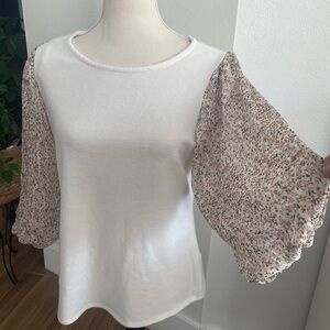 Anthropologie W5 soft white blouse w floral balloon sleeves sz M spring feminine
